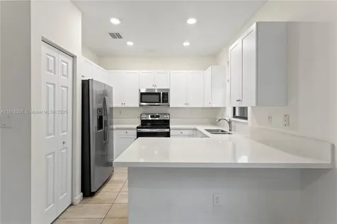 6496 S Anise Court Davie FL 33314