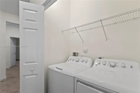 6496 S Anise Court Davie FL 33314