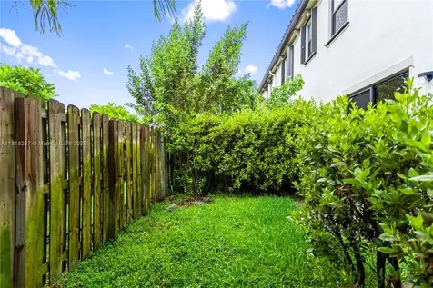6496 S Anise Court Davie FL 33314