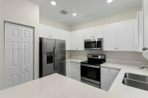 6496 S Anise Court Davie FL 33314