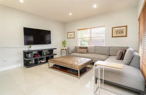 10914 NW 70th Street Doral FL 33178