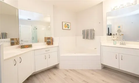 10914 NW 70th Street Doral FL 33178