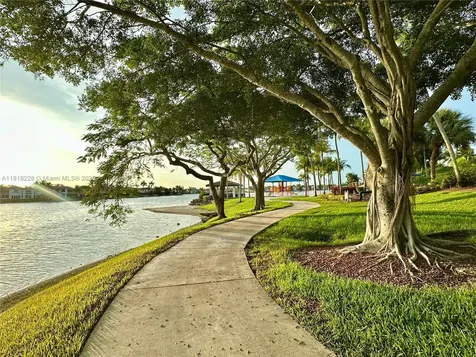 10914 NW 70th Street Doral FL 33178
