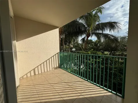 19900 E Country Club Drive Aventura FL 33180