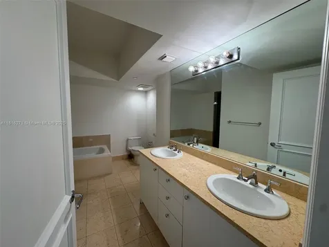 19900 E Country Club Drive Aventura FL 33180