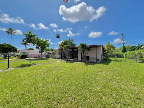 9950 Bahama Drive Cutler Bay FL 33189