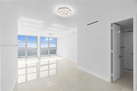 5055 Collins Avenue Miami Beach FL 33140