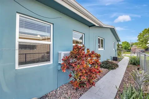 11520 NW 23rd Street Pembroke Pines FL 33026