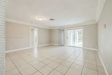 4818 NW 8th Street Plantation FL 33317