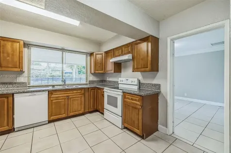4818 NW 8th Street Plantation FL 33317