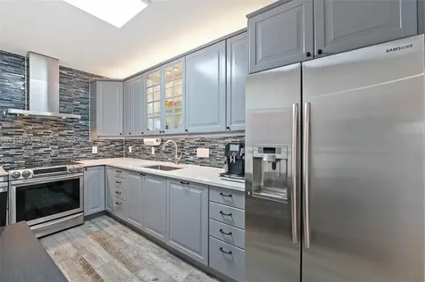 10185 Collins Avenue Bal Harbour FL 33154