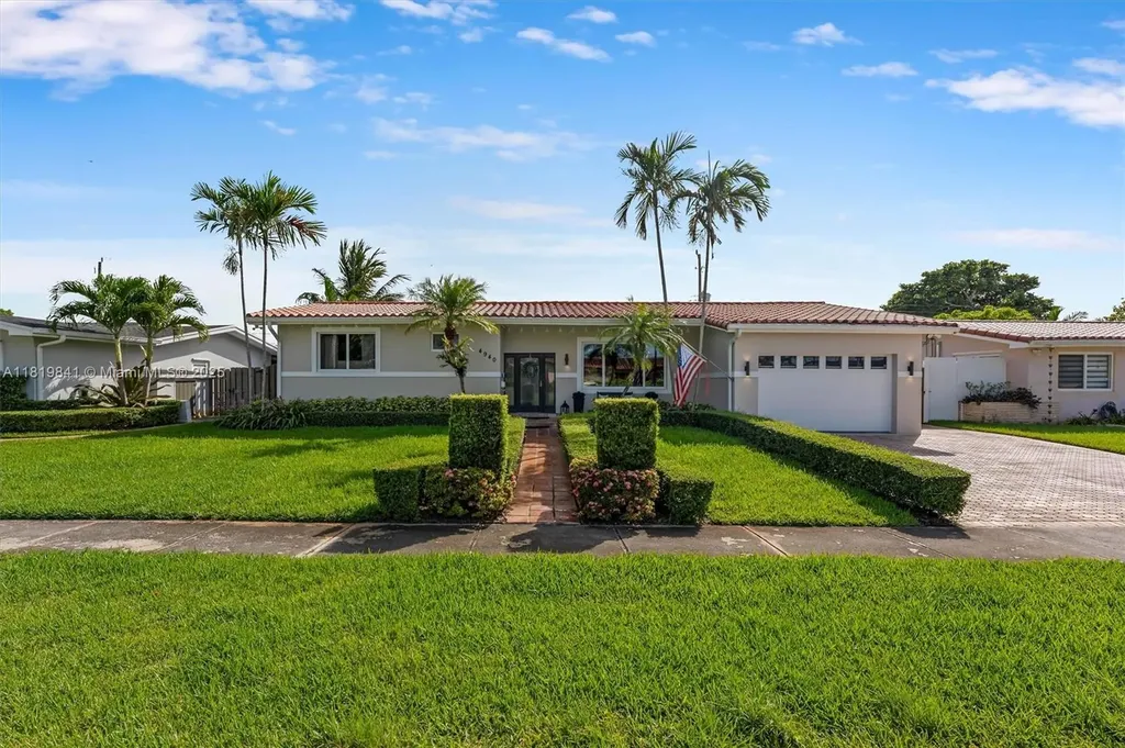 4940 SW 90th Court Miami FL 33165