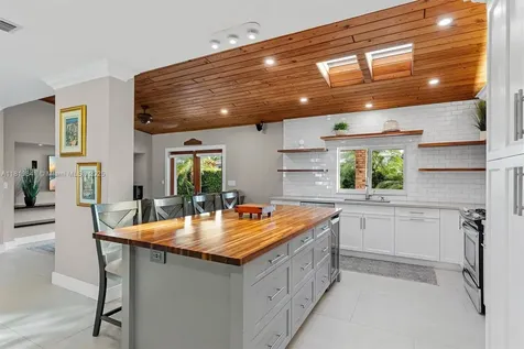 4940 SW 90th Court Miami FL 33165