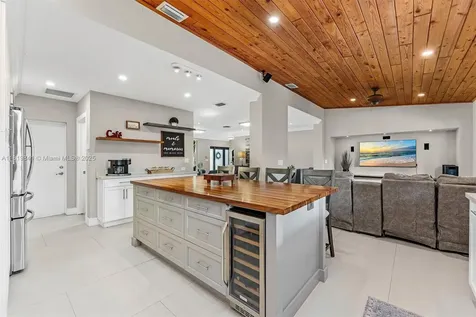 4940 SW 90th Court Miami FL 33165