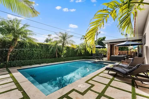 4940 SW 90th Court Miami FL 33165
