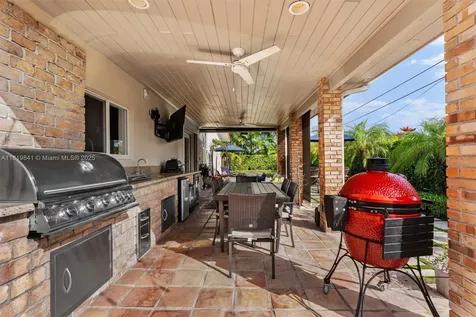 4940 SW 90th Court Miami FL 33165