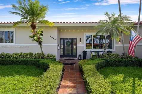 4940 SW 90th Court Miami FL 33165
