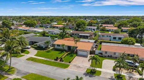 4940 SW 90th Court Miami FL 33165