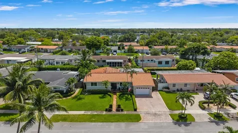 4940 SW 90th Court Miami FL 33165