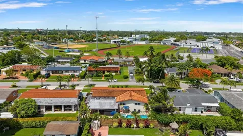 4940 SW 90th Court Miami FL 33165
