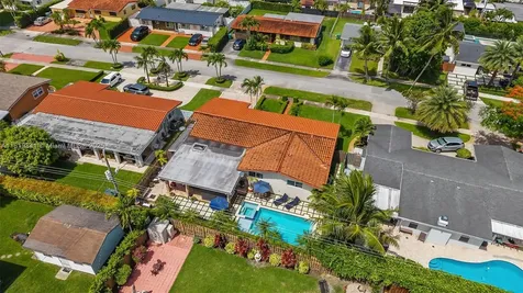 4940 SW 90th Court Miami FL 33165