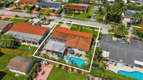 4940 SW 90th Court Miami FL 33165