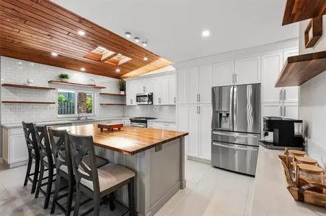 4940 SW 90th Court Miami FL 33165