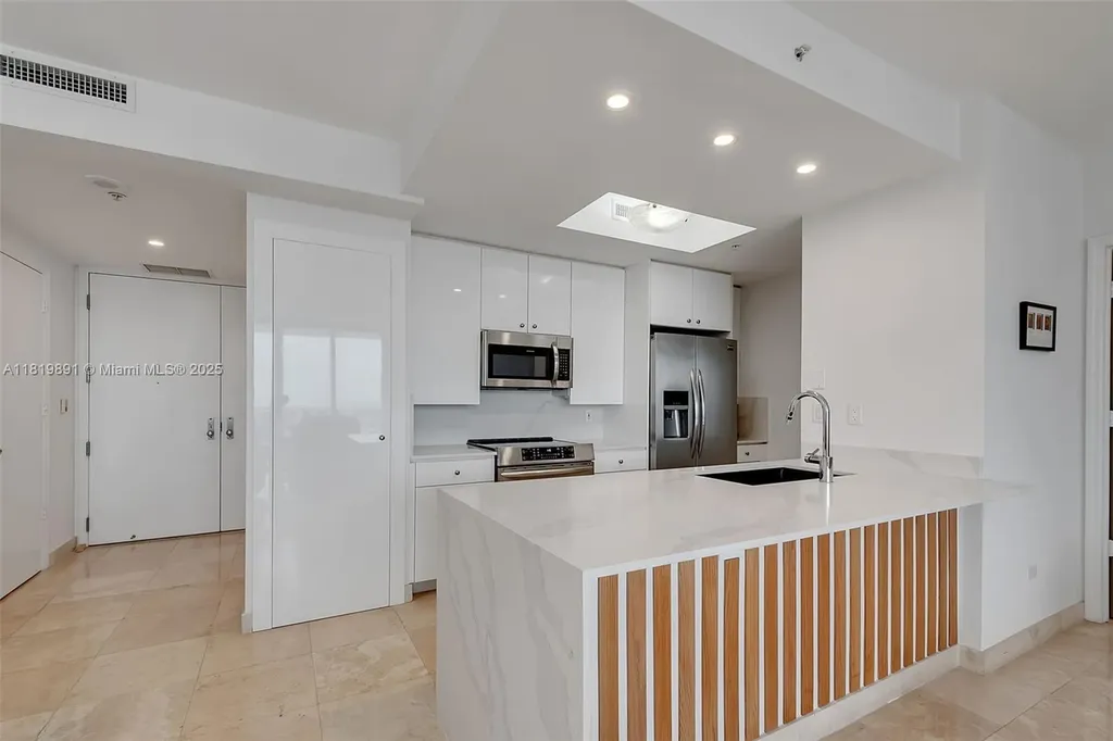 848 Brickell Key Drive Miami FL 33131