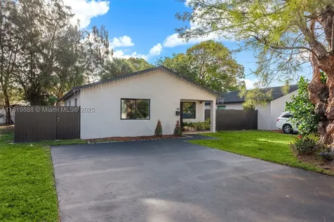 311 SE 3rd Avenue Hallandale Beach FL 33009