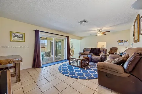 740 NW 97th Terrace Pembroke Pines FL 33024