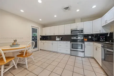 740 NW 97th Terrace Pembroke Pines FL 33024