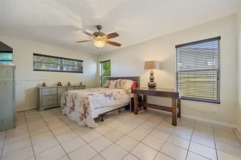 740 NW 97th Terrace Pembroke Pines FL 33024