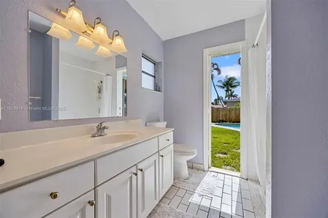 740 NW 97th Terrace Pembroke Pines FL 33024