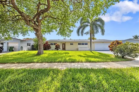 740 NW 97th Terrace Pembroke Pines FL 33024