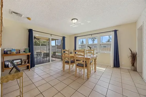 740 NW 97th Terrace Pembroke Pines FL 33024