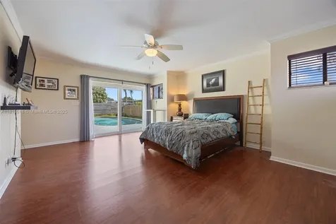 740 NW 97th Terrace Pembroke Pines FL 33024