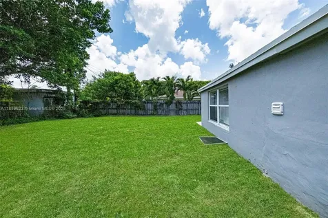 1300 NE 210th Terrace Miami FL 33179
