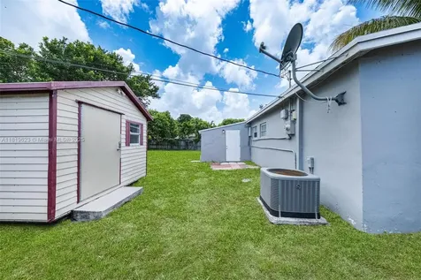 1300 NE 210th Terrace Miami FL 33179