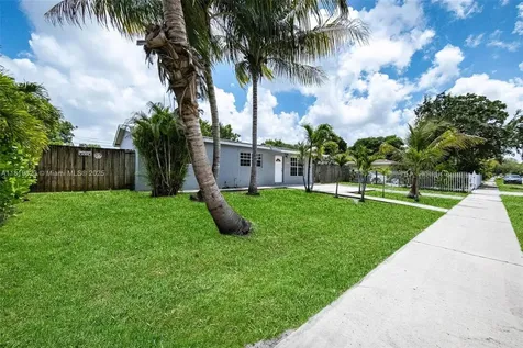 1300 NE 210th Terrace Miami FL 33179