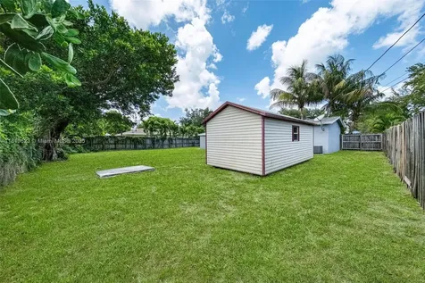 1300 NE 210th Terrace Miami FL 33179