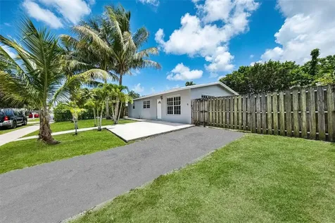 1300 NE 210th Terrace Miami FL 33179