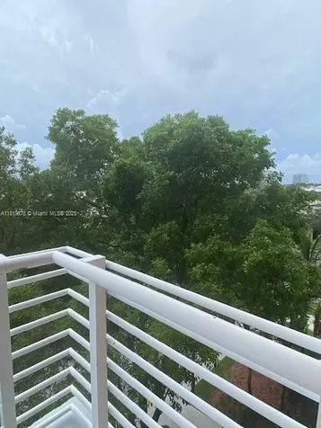 2775 NE 187th Street Aventura FL 33180