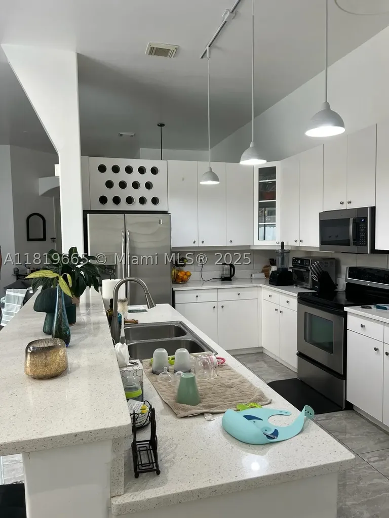 1120 Papaya Street Hollywood FL 33019