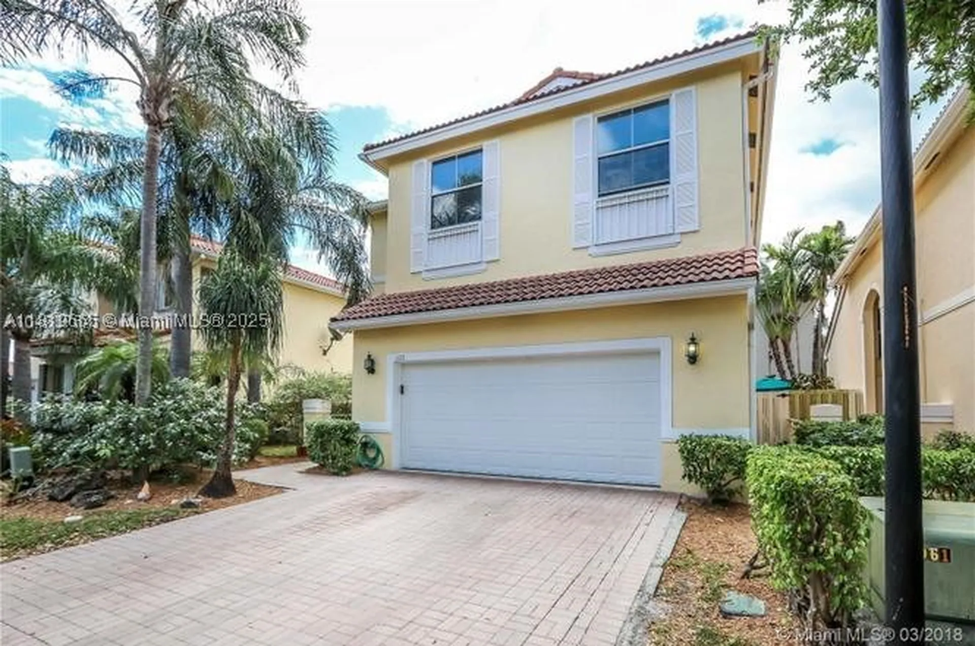 1120 Papaya Street Hollywood FL 33019