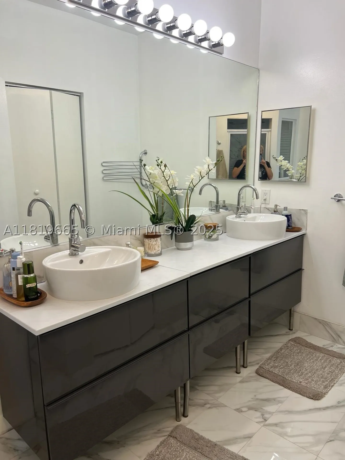 1120 Papaya Street Hollywood FL 33019