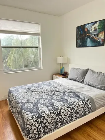 1120 Papaya Street Hollywood FL 33019