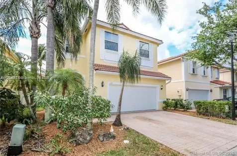 1120 Papaya Street Hollywood FL 33019