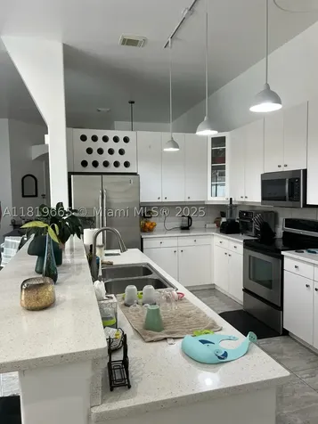1120 Papaya Street Hollywood FL 33019