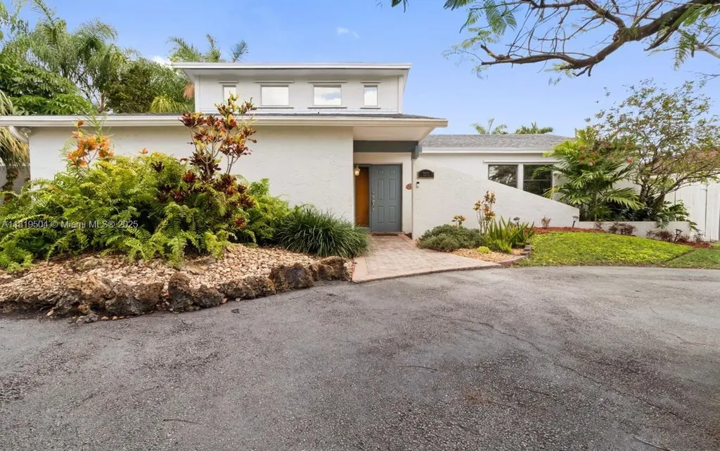 7211 SW 100th Court Miami FL 33173