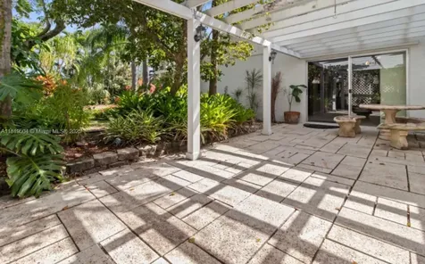 7211 SW 100th Court Miami FL 33173